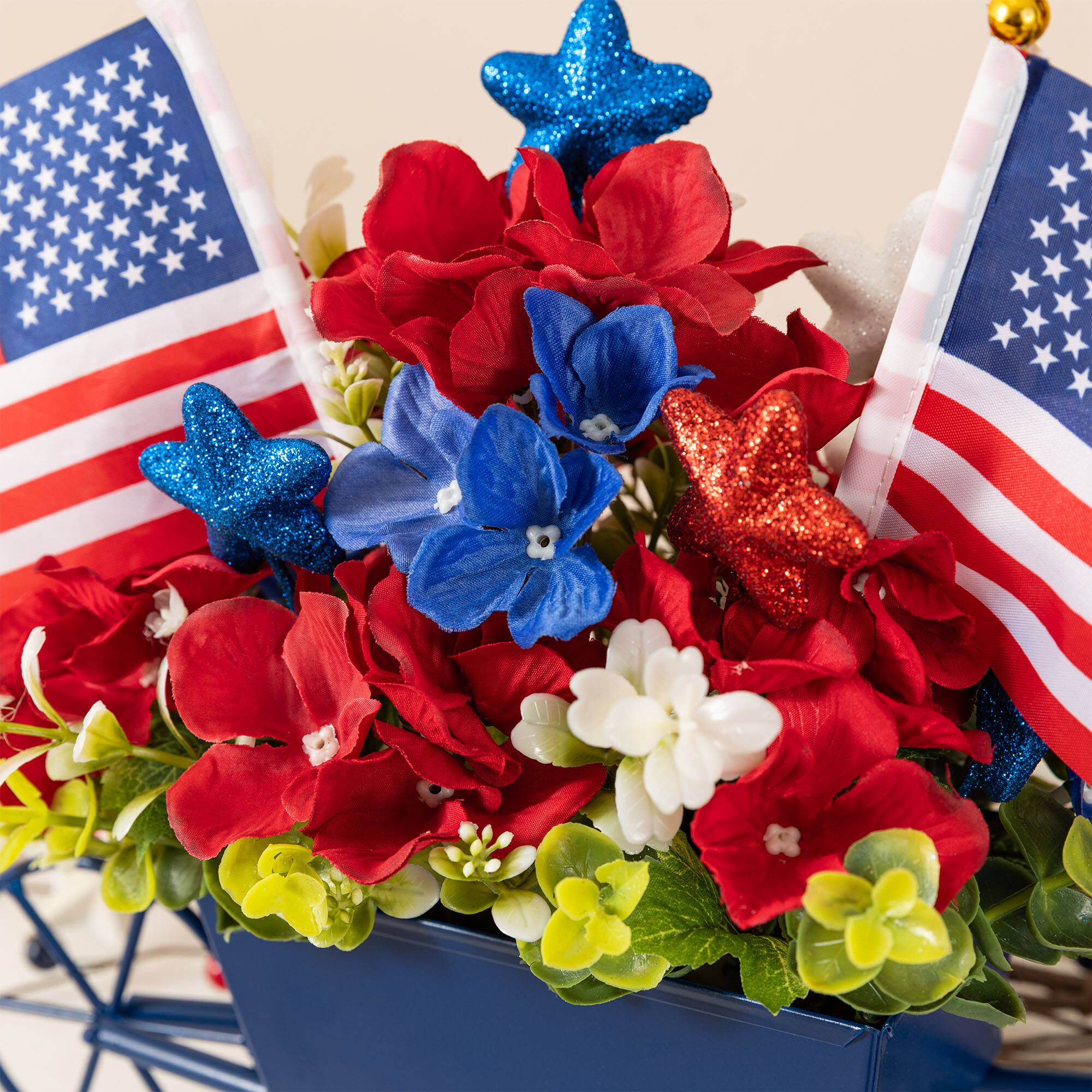Glitzhome® 14" Patriotic Americana Hydrangea Metal Wagon Centerpiece